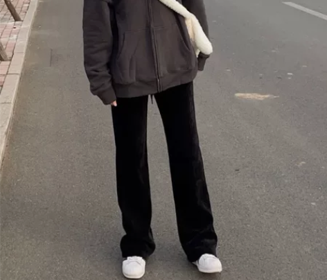 便宜出一件丝绒长裤,内里加绒,长度100左...