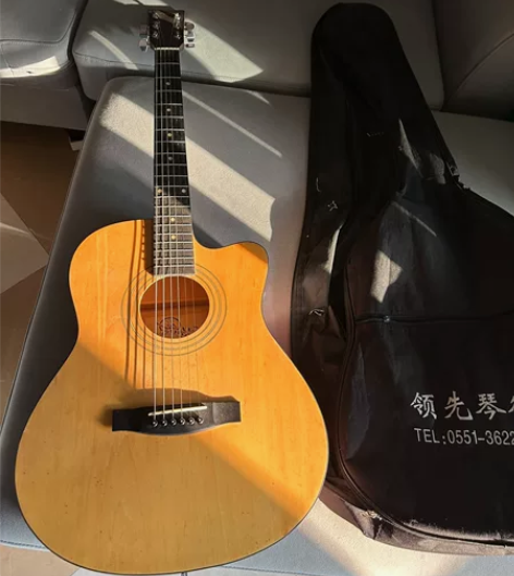 小破吉他 100拿走 感兴趣的话点“我想要...