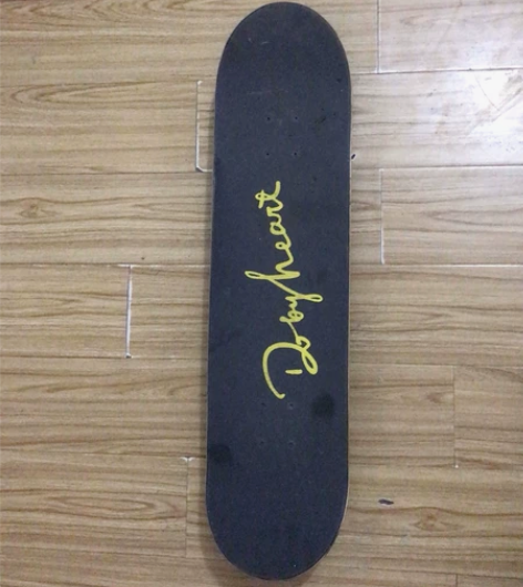 DBH滑板 不玩了 还很新 爽快的来不刀，...