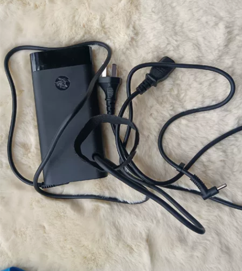 暗影精灵7笔记本电脑适配器，只用了10天左...