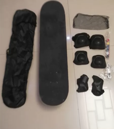 弘鹰牌滑板九成新，孩子就玩了两次上学也没时...