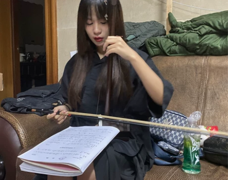 西安音乐学院民乐系音乐表演专业大四在读，可...