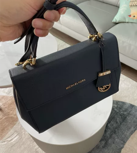 MK女包 小号 搬家出好物成色自观 到手不...