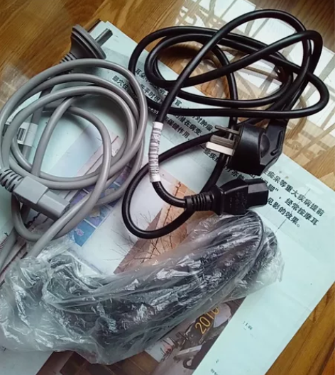 电脑，电饭锅等通用全新电源线(三根)。转让...