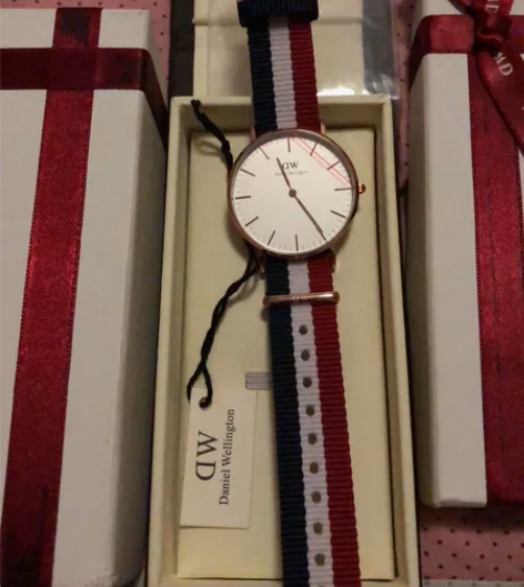 DW手表女士，全新，一次未带，包装齐全。 ...