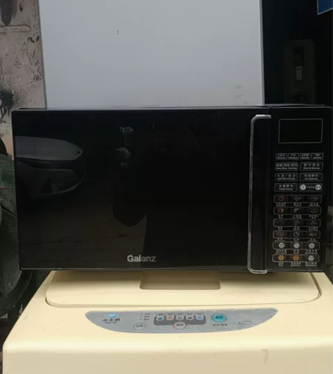 格兰仕智能微波炉，成色心九九成新，使用正常...
