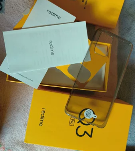 realme Q3Pro 手机盒子+说明书...