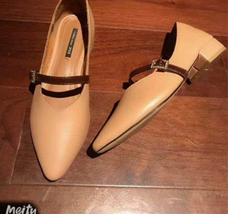 一字扣粗跟单鞋 牛皮 37码 卡其色九五新...