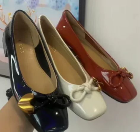 百思图新款通勤方头粗跟一脚蹬船鞋女浅口平底...