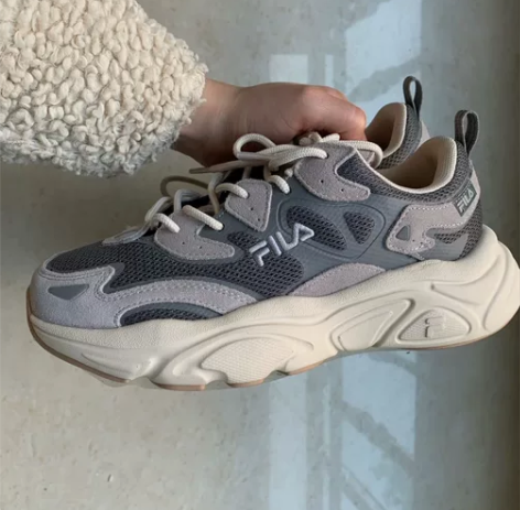 便宜出斐乐火星鞋鸽子灰36码！  轻微穿着...