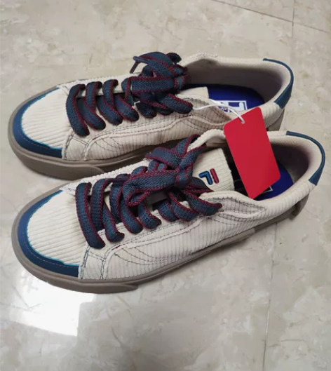 斐乐FILA Fusion灯芯绒板鞋42....