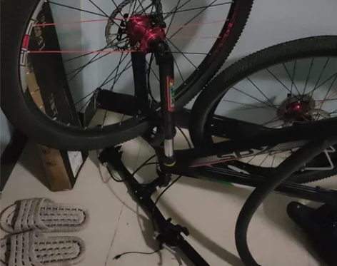 喜德盛两年前1099买的  没骑 后轮漏气...