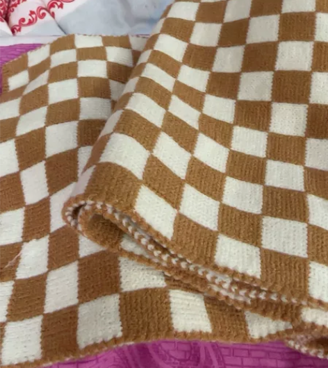 棋盘格围巾 搭配买的没带过 感兴趣的话点“...