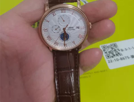 罗宾尼男士手表，9.9成新，买来没有怎么带...