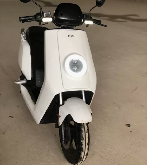 小牛电动,21款22年6月份落地的,原装车...