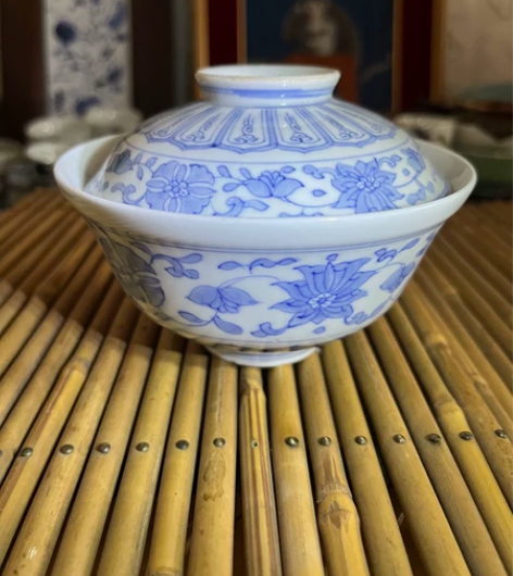 日本回流老青花茶盖碗，器型漂亮，发色好，完...