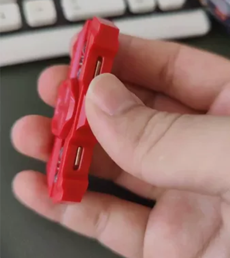 可耐丽红色人造石圣剑指尖陀螺，经典二页，硬...