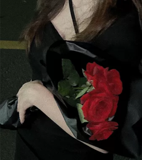 辣妹紧身方领连衣裙女2022夏季新款修身开...