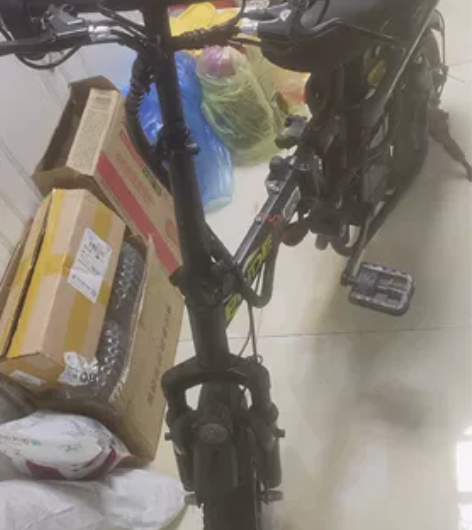 普莱德代驾车，速度有三档，可跑40－50公...