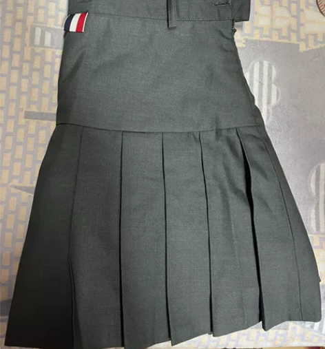 tb同款百褶裙高腰灰色有底裤 腰围68裙长...