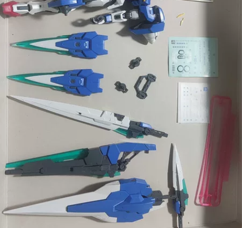 万代mg七剑 d。黄天线断了模型情况，如图...