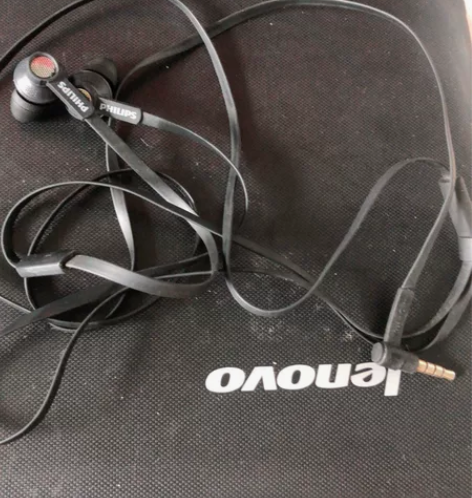 飞利浦耳机 感兴趣的话点“我想要”和我私聊...