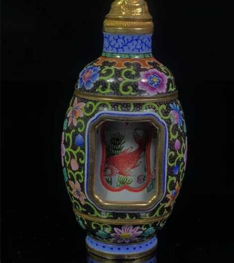 铜胎画珐琅三层转芯鼻烟壶 藏品取铜精良，珐...