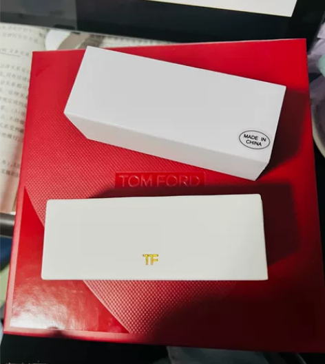 tf口红收纳盒 白色全新 感兴趣的话点“我...