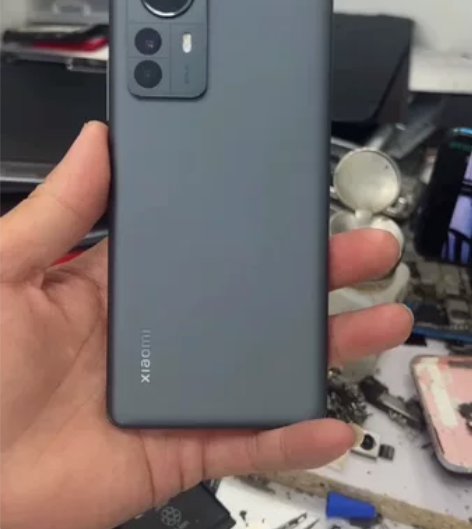 小米12pro  8128，保修到23年2...