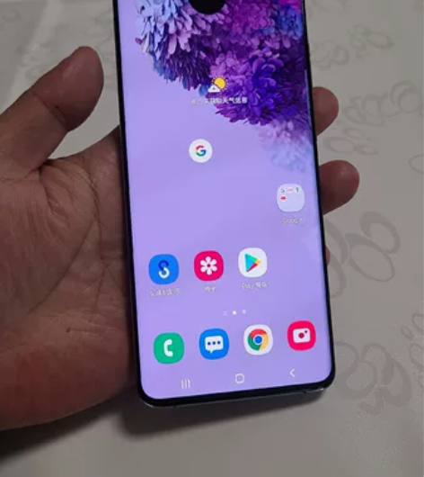 三星s20+，功能完美，就屏幕上面黑点，有...