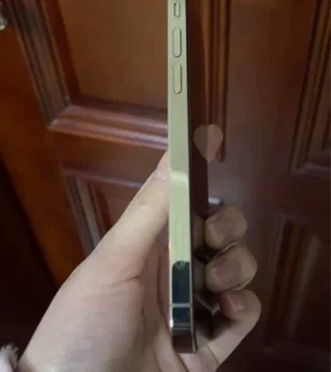 卖一个苹果12 pro 128G的,国行的...