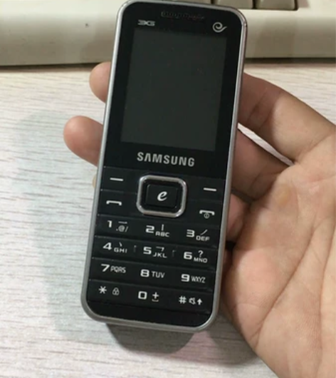 三星E329i手机电信3G直板小巧实用 二...