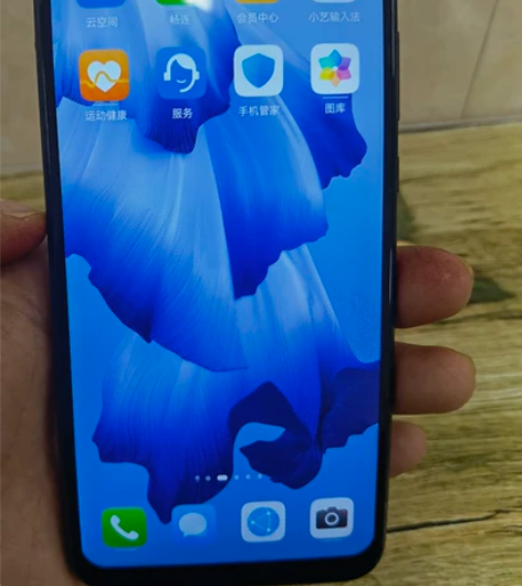 荣耀play3低价处理，打过几回游戏，基本...