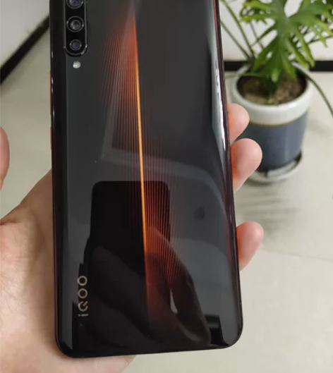 vivoiqoo手机 8+256运存手机，...