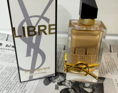 闲置香水有点多，都放着没怎么用。 圣自由一...