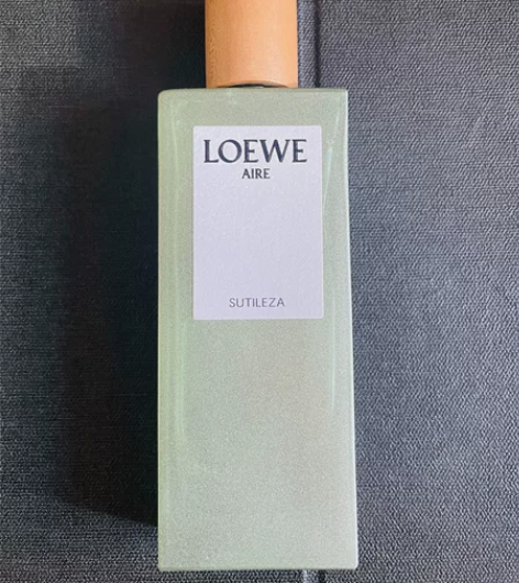 罗意威的香水，用过一点点，味道特别好闻，留...