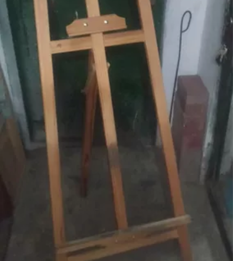 出售实木画架。 感兴趣的话点“我想要”和我...