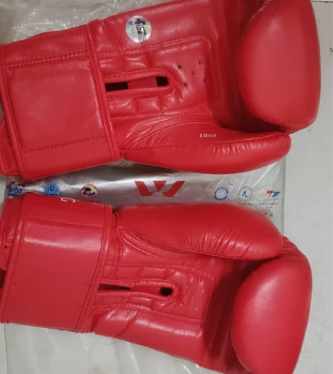 全新拳击比赛专用拳套 感兴趣的话点“我想要...