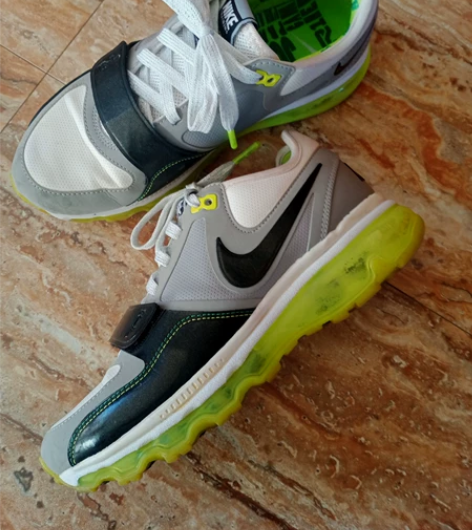 耐克气垫运动鞋 36码   穿不超过数个位...