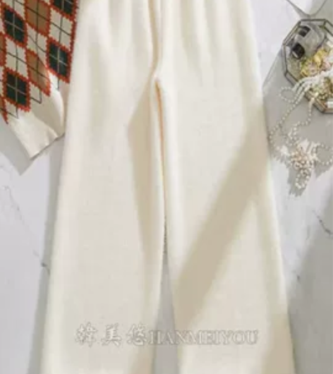 水貂绒阔腿裤，几乎很新。牛奶白色。很仙常规...