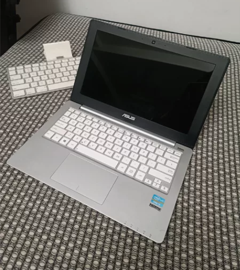 华硕X201轻薄本,i3处理器,4G内存,...