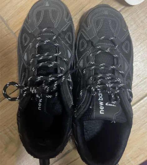 韩国代购的NEW BALANCE新百伦网面...