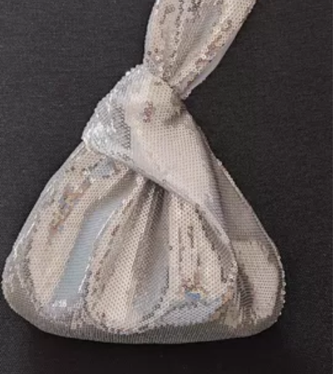 【年底清仓】手拿包 因房租到期 全部...