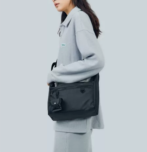 bagsmart日系斜挎包男机能斜跨单肩包...