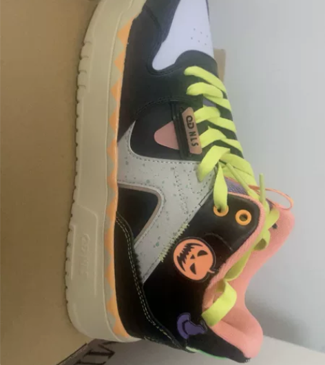 全新乔丹，很潮的，一次没穿过，包邮 感兴趣...