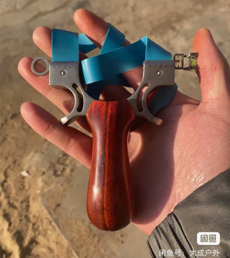 全新追龙弹弓,质量超级棒,弓头是304不锈...