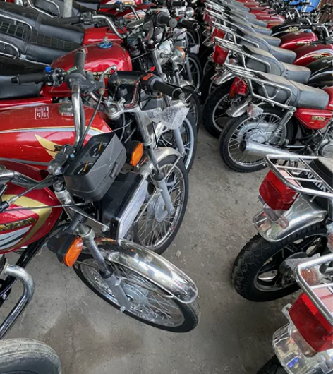 摩托车男装125cc成色9成新款式齐全本田...