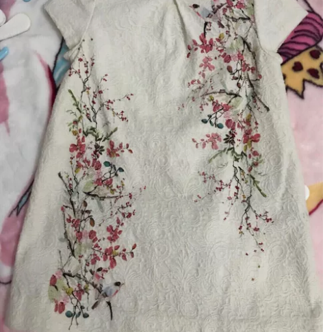 zara女童连衣裙 购于香港zara专卖店...