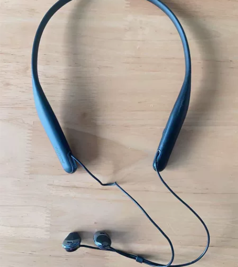 philips耳机 9成新,功能完好,续航久