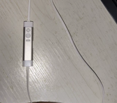 蓝牙耳机 单机，无配件，正常使用，电池没问...